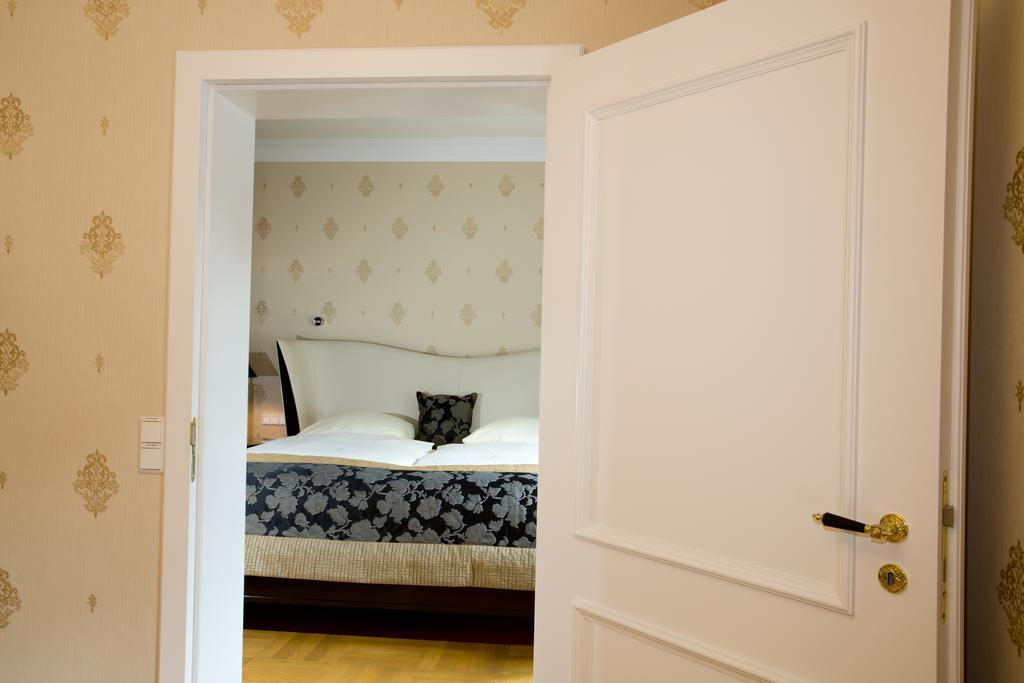 Mokni'S Palais Hotel & Spa Bad Wildbad Room photo