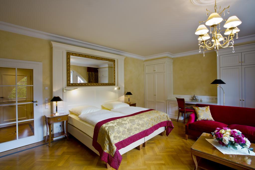 Mokni'S Palais Hotel & Spa Bad Wildbad Room photo